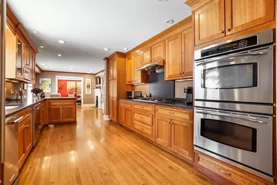 10 Hallwood Rd, Brookline, MA 02467 - Photo 12