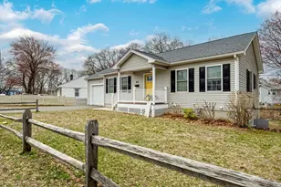 84 Montcalm St, Chicopee, MA 01020 - Photo 2