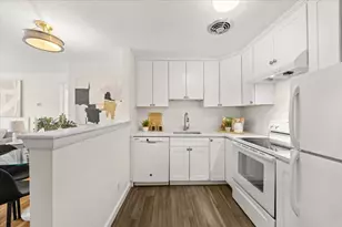 51 Warren St, Waltham, MA 02453 - Photo 1