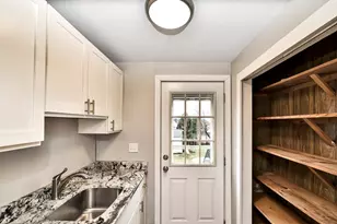 37 Wilbur St, Taunton, MA 02780 - Photo 4