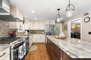 282 Thurston St, Wrentham, MA 02093 - Photo 8