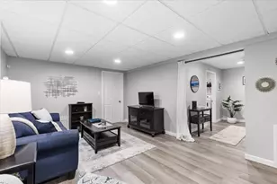 282 Thurston St, Wrentham, MA 02093 - Photo 22