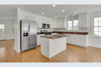 1401 Centre St #1401, Boston, MA 02132 - Photo 4