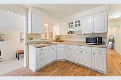 35 Dustin St, Worcester, MA 01604 - Photo 12