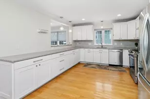 19 Everett St, Waltham, MA 02453 - Photo 4