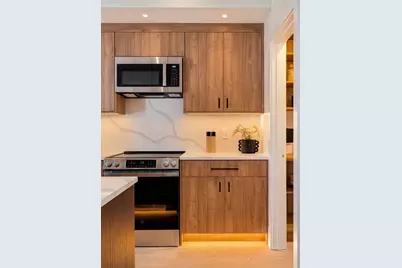 246 Bremen St #3, Boston, MA 02128 - Photo 10