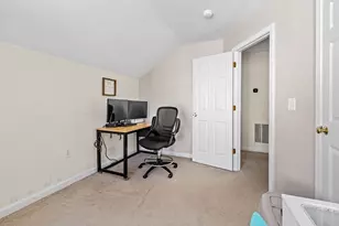 51 Knowlton Cir, Upton, MA 01568 - Photo 14