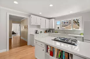 103 Oak St, Reading, MA 01867 - Photo 8