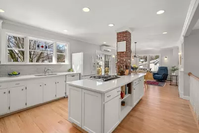 103 Oak St, Reading, MA 01867 - Photo 6