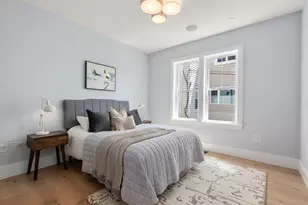 527 E 7th St, Boston, MA 02127 - Photo 12
