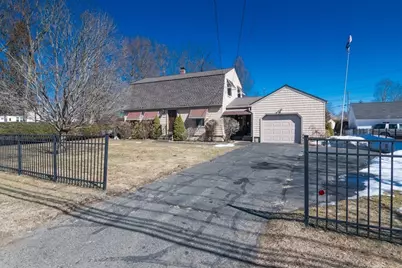 105 Montgomery St, Westfield, MA 01085 - Photo 2