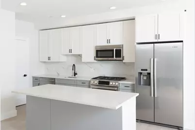 425 Border St. #307, Boston, MA 02128 - Photo 2