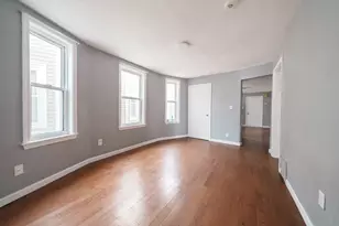 37 Maverick St, Chelsea, MA 02150 - Photo 2