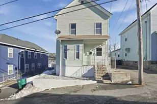 28 Warnock St, Lowell, MA 01852 - Photo 1