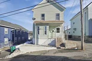 28 Warnock St, Lowell, MA 01852 - Photo 2