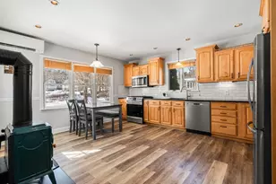 4 Wood St, Chelmsford, MA 01863 - Photo 4