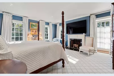 71 Sears Road, Brookline, MA 02445 - Photo 8