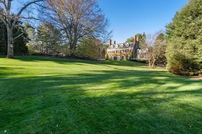 71 Sears Road, Brookline, MA 02445 - Photo 14