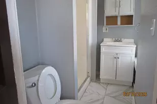 11 Crescent St, Lawrence, MA 01841 - Photo 4