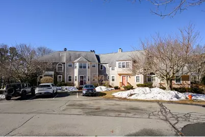 5 Harbor Hill Dr #5, Bourne, MA 02532 - Photo 2