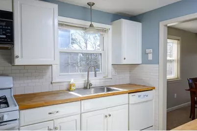 5 Harbor Hill Dr #5, Bourne, MA 02532 - Photo 4