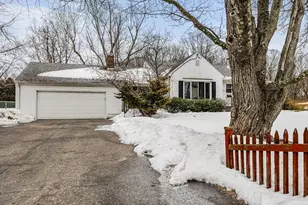 331 Dale St, Chicopee, MA 01013 - Photo 2