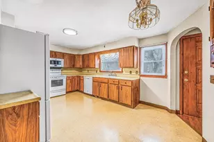 331 Dale St, Chicopee, MA 01013 - Photo 12