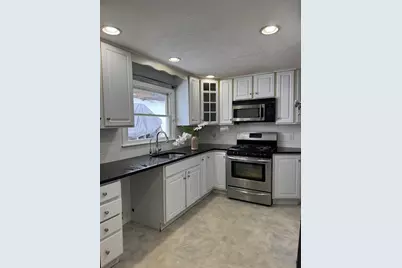 22 Falcon St, Methuen, MA 01844 - Photo 6