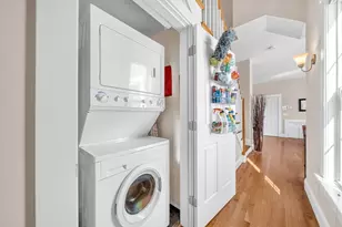 121 E Cottage St, Boston, MA 02125 - Photo 20