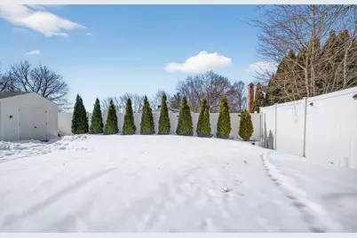 20 Pinehurst Ave, Methuen, MA 01844 - Photo 8