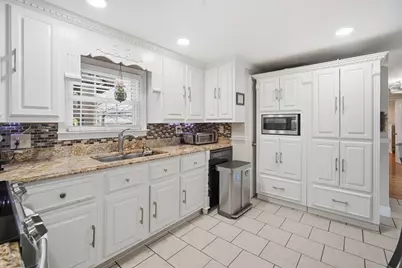 100 Kensington St, Agawam, MA 01030 - Photo 10