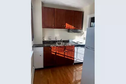 28 Darling St #3, Marblehead, MA 01945 - Photo 2