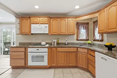 57 Taft St, Medford, MA 02155 - Photo 8