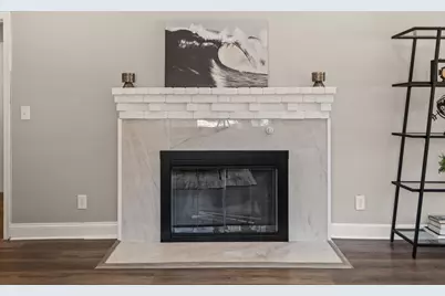 256 S Main St, Hopedale, MA 01747 - Photo 8