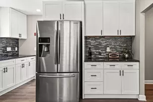 256 S Main St, Hopedale, MA 01747 - Photo 10