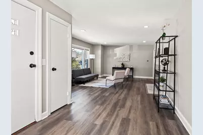 256 S Main St, Hopedale, MA 01747 - Photo 6