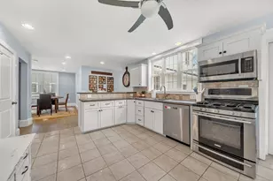 24 Mellen St, Needham, MA 02494 - Photo 2