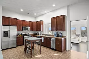 6 Fairlawn Ave, Burlington, MA 01803 - Photo 6