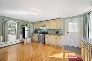 96 College St, South Hadley, MA 01075 - Photo 8
