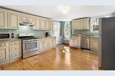 96 College St, South Hadley, MA 01075 - Photo 6