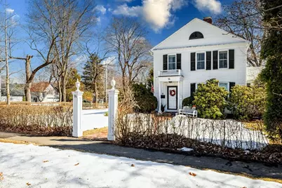 96 College St, South Hadley, MA 01075 - Photo 2