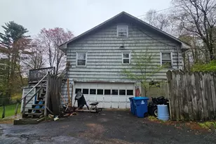 84 Stafford Holland Rd, Wales, MA 01081 - Photo 8