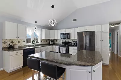 16 Princeton Rd, Hudson, MA 01749 - Photo 8