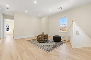 19 Laurel St, Saugus, MA 01906 - Photo 30