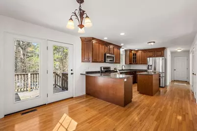 34 Shakespeare St, Tyngsborough, MA 01879 - Photo 6