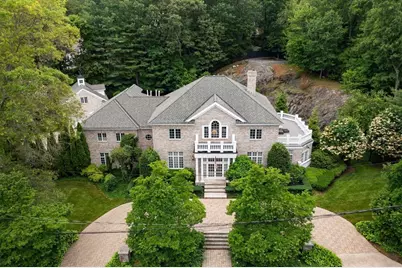 43 Bristol Rd, Wellesley, MA 02481 - Photo 2