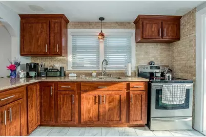 34 Sammett Ave, Boston, MA 02131 - Photo 4