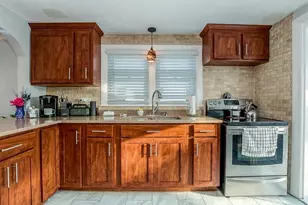 34 Sammett Ave, Boston, MA 02131 - Photo 4