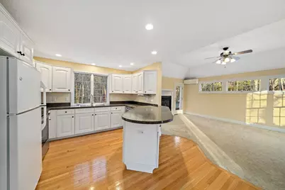 246 High St, Pembroke, MA 02359 - Photo 4