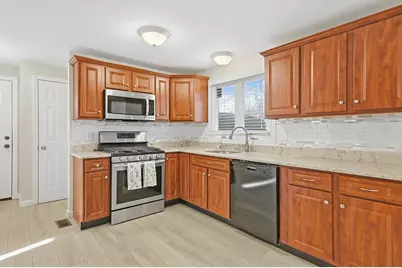 8 Keach Terrace, Waltham, MA 02453 - Photo 2